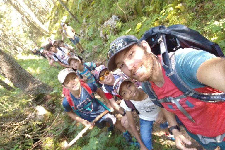 Alpicrando propose des randonnées en montagne pour les établissements scolaire dans le massif du Vercors